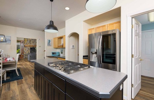 Dunes City House | New Listing! Beautiful well appointed Woahink lake area home w/gas grill and fire pit
