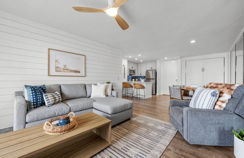 Townsite Condo | *New Listing*- Beautiful renovated unit with ocean views from the balcony! - D106