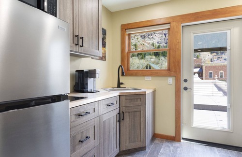 Ouray Condo | New Listing! Beautifully Updated Studio in the Heart of Downtown Ouray