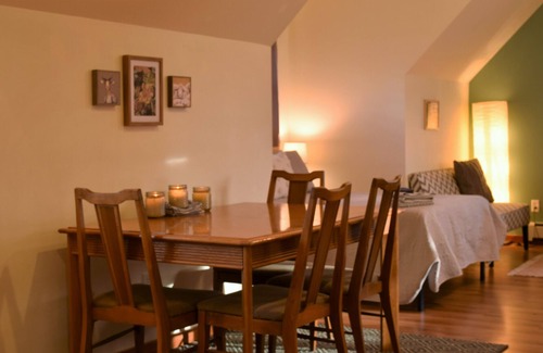 Lander Apartment | *New Listing*Blue Door Studio/Downtown/Hike/Relax