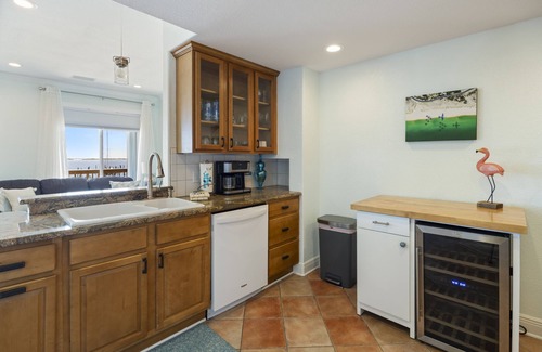 Southwind House | New Listing! Blue Views - Beautiful Waterfront Townhome At Southwind Marina
