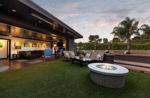Los Angeles House | New Listing Burbank Bungalow by Colby&Conrad