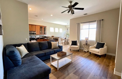 Granville House | NEW LISTING! Charming, remodeled, tastefully decorated, furnishings brand new!