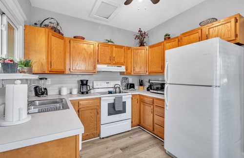 New Albany House | NEW LISTING! Charming 2BR Hot Tub Getaway