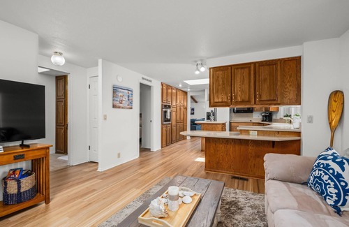 Heceta Beach House | New listing! Charming beach area home in famed Heceta Beach