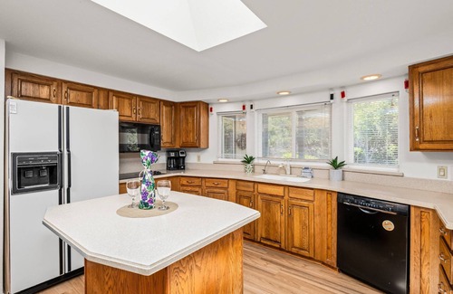 Heceta Beach House | New listing! Charming beach area home in famed Heceta Beach