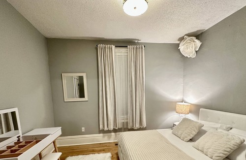 West Seventh House | NEW LISTING! Charming & Sparkly Saint Paul; 3 blocks to Excel. Walk everywhere!