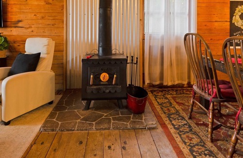 Tyler Cabin | NEW LISTING! Cora's Main Log Cabin by RedAwning