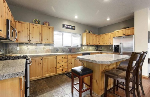 Bear Hollow Village House | New Listing! Cozy Bear Hollow Home(Sleep 10) w/Private Hot Tub & Mountain View.