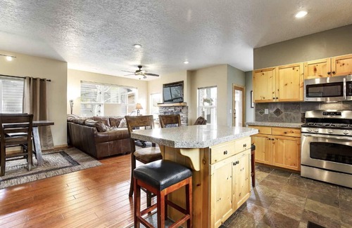 Bear Hollow Village House | New Listing! Cozy Bear Hollow Home(Sleep 10) w/Private Hot Tub & Mountain View.