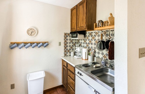 Angel Fire House | New listing! Cozy home in secluded location w/ loft & gorgeous scenery!