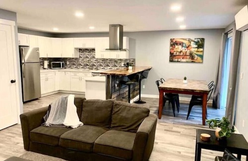 Lacey Apartment | New listing! Cozy, Newly Renovated Duplex