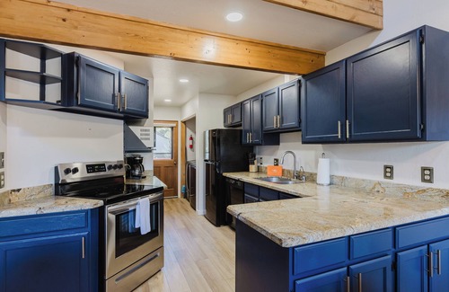 Pagosa Springs House | New Listing! | Cozy Pagosa Lake Front Townhome | Drive to Wolf Creek Ski