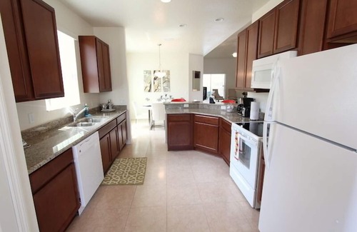 Crystal Cove House | New Listing! Crystal Cove Resort, 6mi to Disney & 11mi to Universal - BT51693