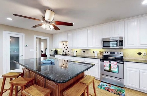 Crystal Beach House | NEW! LISTING DISCOUNTS! Short Walk to Beach - 2BR - Pets OK