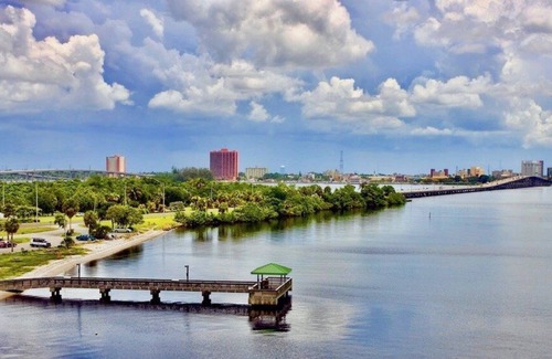 North Fort Myers House | New Listing! Enclaves @ Eagle Landing ~ Florida Living Single Family Home
