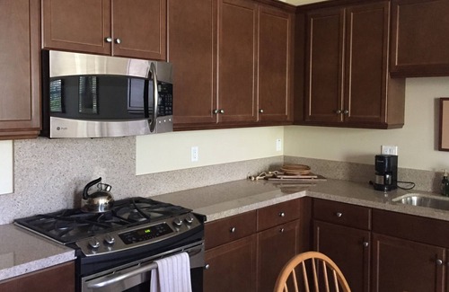 Carmel Valley Condo | *New Listing* Enjoy San Diego in a condominium close to everything.