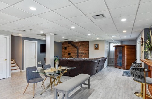 Putnam Valley House | NEW LISTING! Entire Putnam Valley Estate - 5BR Hot Tub Sauna by RedAwning
