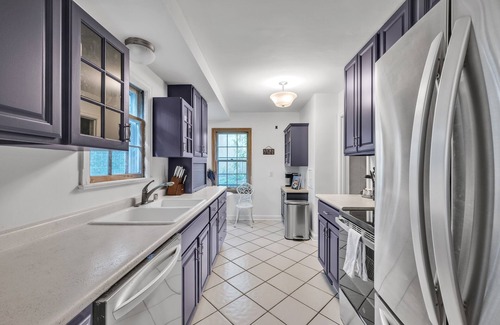 Regent House | NEW LISTING! Entire House for Rent Fully Equipped Walking Distance