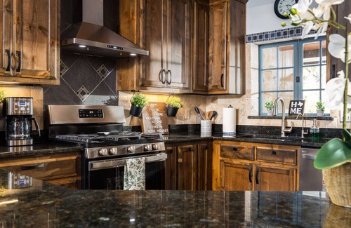 Helotes House | ❀New Listing❀ Evelyn Rose House ❀ Mins to The Rim/LaCantera/Six Flags/Helotes