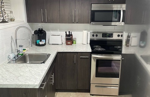 Downtown Niagara Falls Apartment | NEW LISTING! ♥ Executive River Front Suite!