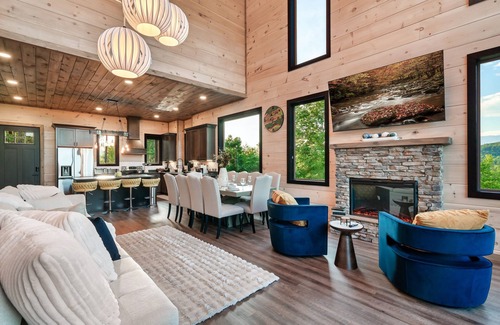 Sevierville Cabin | New Listing, "Explorer's Hideaway",Mtn View, Firepit, Indoor Pool, Hot Tub,Games