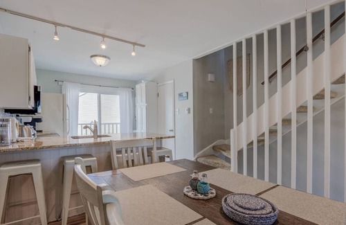 Heron Harbour Isle House | New Listing Fantastic 3BR 2.5BA Townhouse with Pool