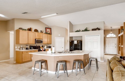 Legacy Park Villa | New Listing| Fantastic 5 bed/3 bath Pool Villa| West-Facing Pool Deck