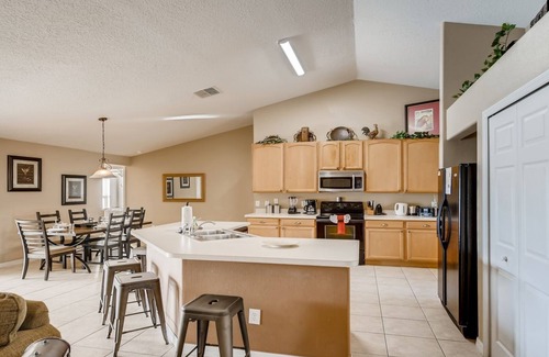 Legacy Park Villa | New Listing| Fantastic 5 bed/3 bath Pool Villa| West-Facing Pool Deck