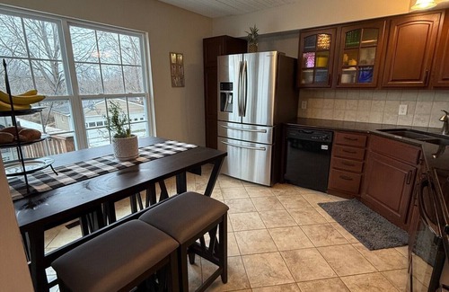Blue Springs House | NEW LISTING! Home with a POOL, PARK, and close to Arrowhead & Kauffman!