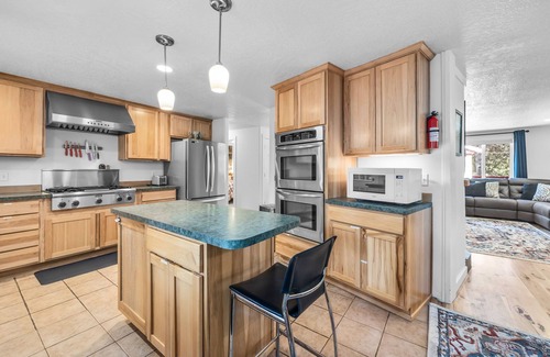 Southeast Bend House | New Listing! Hot Tub ~ 2 Living Areas ~ Pet Friendly