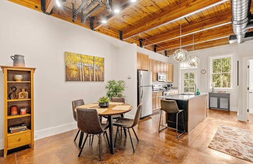 Habersham Condo | NEW LISTING in the Heart of Sought-After Habersham, Sleeps 5