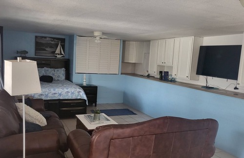 Lake Wales House | NEW LISTING: Lake Front Home Close To Everything