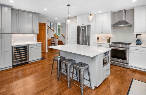 Eagle-Vail House | New Listing! Luxury Kitchen| Fireplace| Private Hot Tub| On Bus Loop