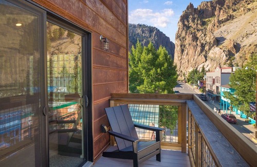 Creede Condo | New Listing! Luxury Uptown Studio Loft | Panoramic Views | Downtown Creede