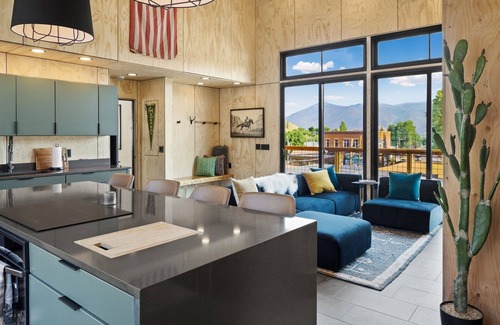 Creede Condo | New Listing! Luxury Uptown Loft Apartment/Panoramic Views/Downtown Creede