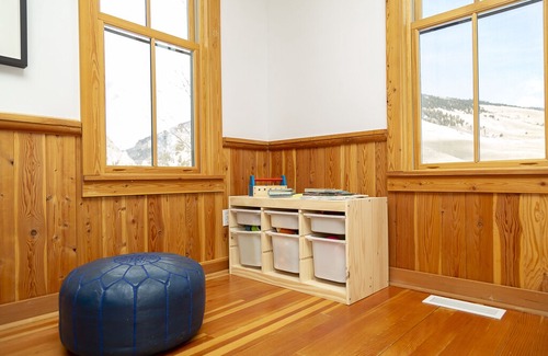 Creede House | New Listing! Luxury Victorian-Style Home-Gourmet Kitchen-Amazing Views-AC