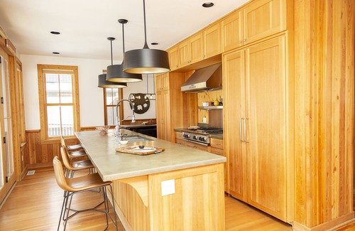 Creede House | New Listing! Luxury Victorian-Style Home-Gourmet Kitchen-Amazing Views-AC