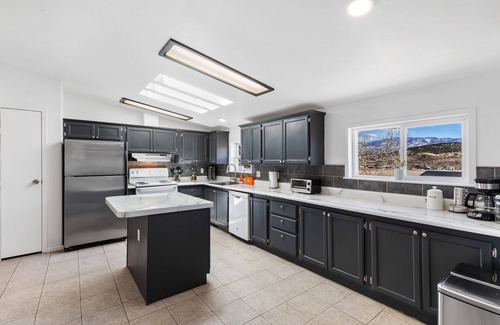 Ridgway House | New Listing! Minutes to Hot Springs | Stunning Mountain Views