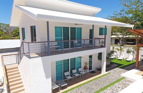 Mal Pais House | New Listing Modern Villa across from Mal Pais beach!