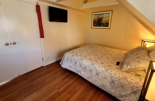 Montecito Cottage | **New listing**Montecito Carriage House on Coast Village near Butterfly Beach