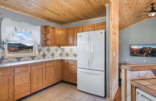 South Fork House | New Listing! Mountain Retreat/Pet-Friendly/Large Fenced Yard/Garage/PingPong