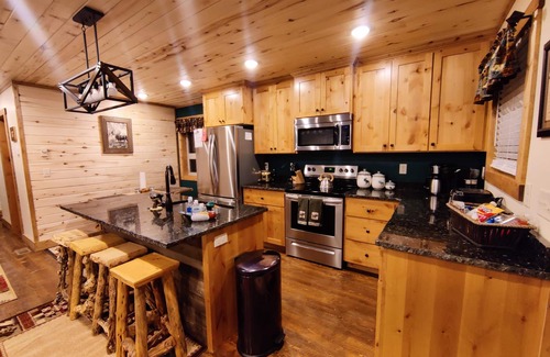 Island Park Cabin | New listing new construction 19 miles to Yellowstone free Wifi