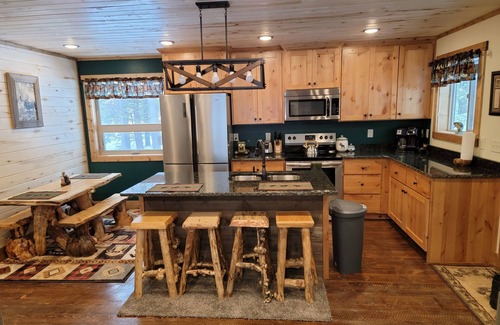 Island Park Cabin | New listing new construction 19 miles to Yellowstone free Wifi