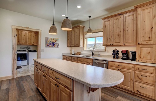South Fork House | New Listing! Newly Constructed Mtn Cabin, EV Charger, Hot Tub, Garage