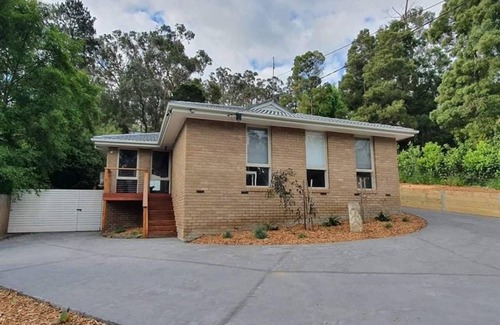 Healesville House | New listing! Newly Renovated - Gum Tree Retreat