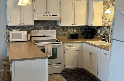 North Ocean City Condo | New Listing! Ocean Block Condo