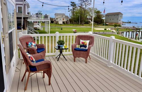 Long Neck House | New Listing! Osocozy. Waterfront home on the Indian River Bay. Lovely views!