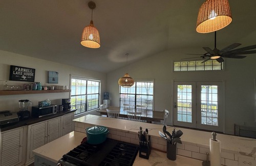 Robertson County House | New Listing - Private Lake Retreat with 2 Homes, 5 Bedroom, Hot Tub, and more