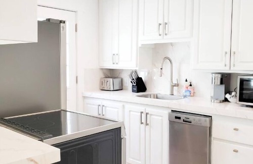 East Central House | NEW LISTING PROMO! Sugarhouse Home+Private Hot Tub+Fenced Yard+Walkable+Fiber!